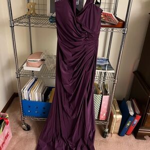 Evening dress size 14 colour size 14, new